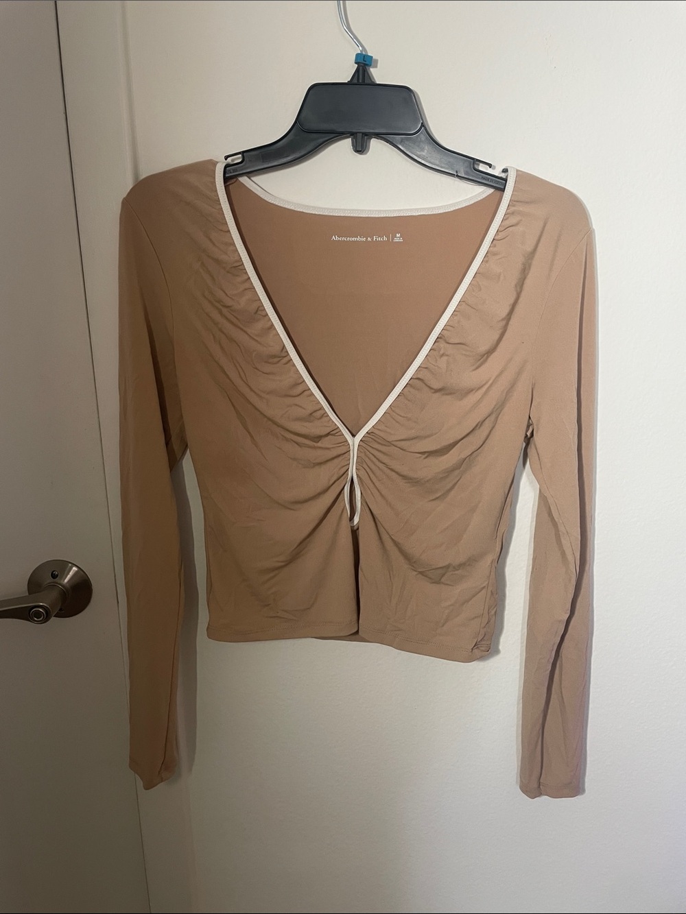 Abercrombie & Fitch Beige Long-Sleeve V-Neck Ruched Top with Contrast Trim